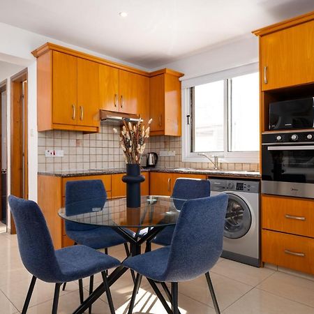The Saline Views Makenzy Apartment Larnaca Luaran gambar