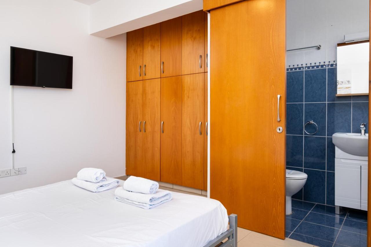 The Saline Views Makenzy Apartment Larnaca Luaran gambar