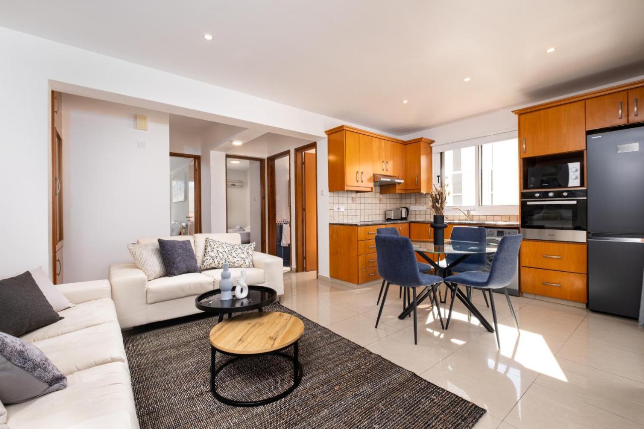 The Saline Views Makenzy Apartment Larnaca Luaran gambar